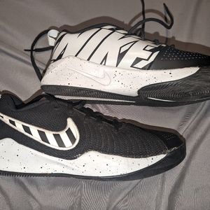 6.5Y basketball sneakers